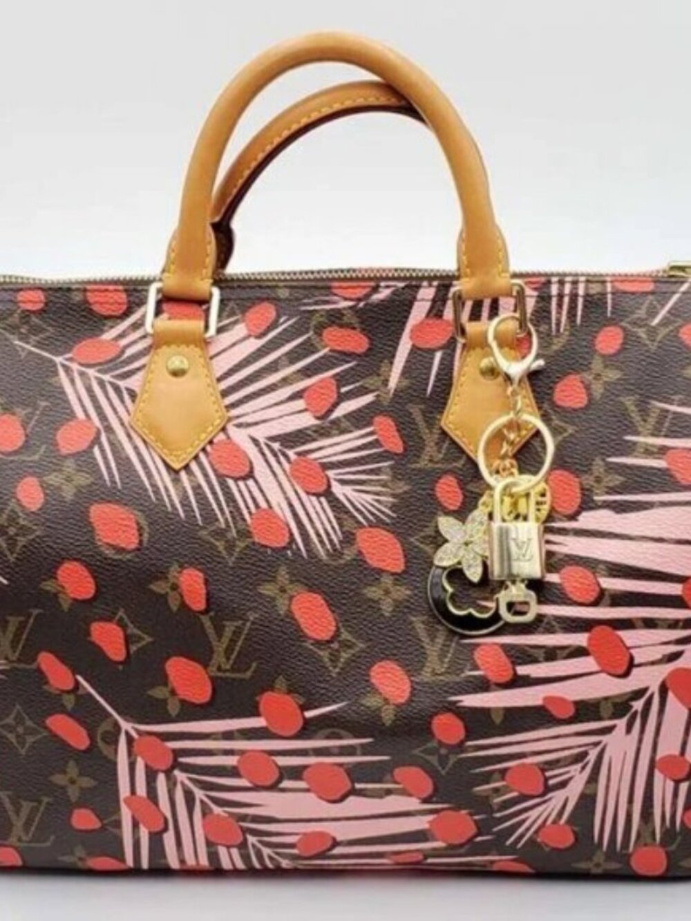 LV Authentic Gold Padlock 🔒 Key Set w/ Unbranded Flower Keychain Charm - Picture 6 of 8